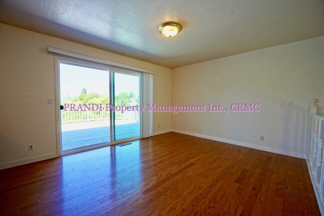 Building Photo - Private and Spacious Novato Home with 3 Ca...