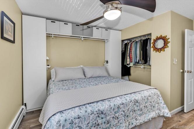 Building Photo - 1250 Golden Cir