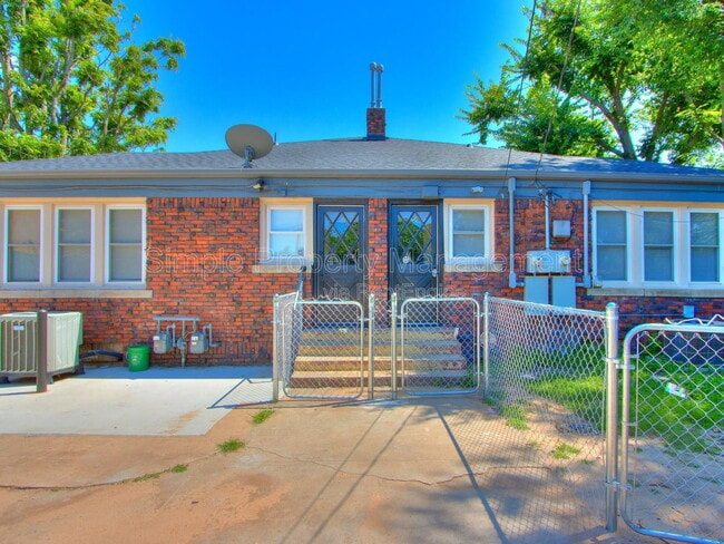 Building Photo - 2527 NW 16th St