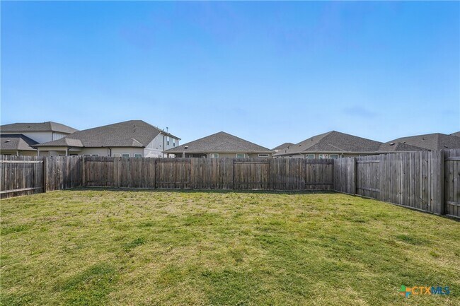 Building Photo - 10310 Mager Ln