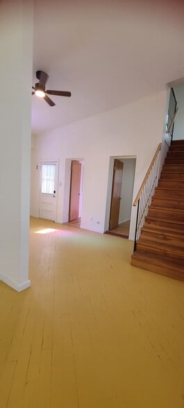 Building Photo - 817 Slate Ave NW