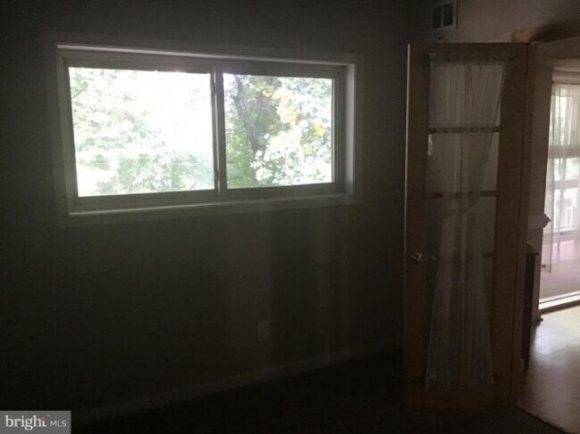 Building Photo - 4381 Americana Dr