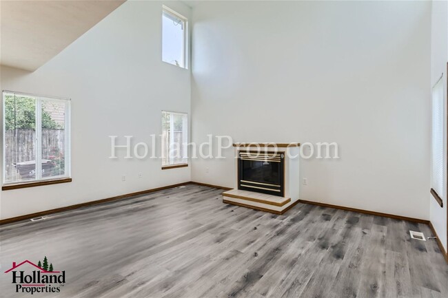 Building Photo - 3143-3145 NE 13th Pl