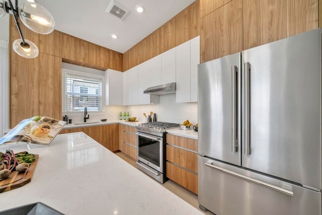 Building Photo - 7 SCENIC Ter