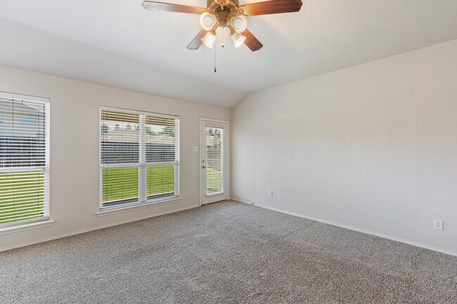 Building Photo - 2281 Fieldcrest Dr