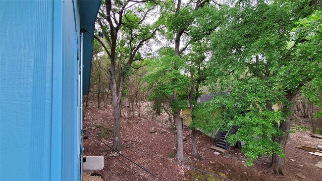 Building Photo - 833 Old Ranch Rd 12