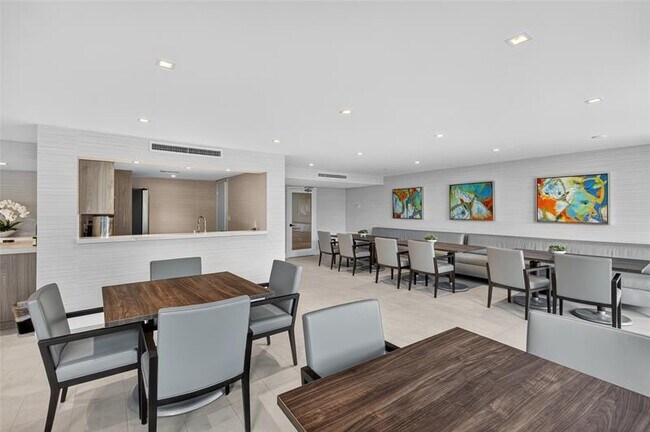 Building Photo - 800 Jeffery St