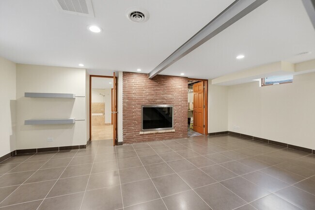 Building Photo - 29 Brookdale Ln