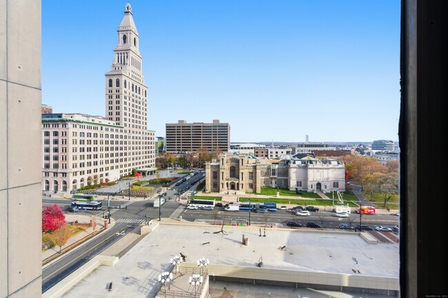 Building Photo - 1 Gold St