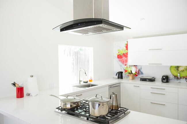 Building Photo - 5647 Comanche Ave