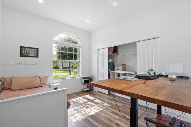 Building Photo - 2630 Dunwoodie Pl