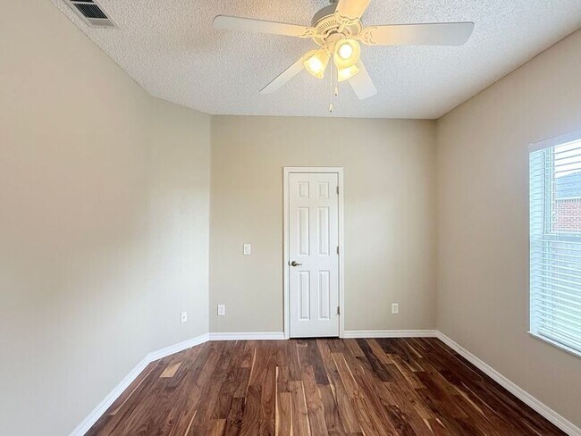 Building Photo - 4607 Carmel Cir