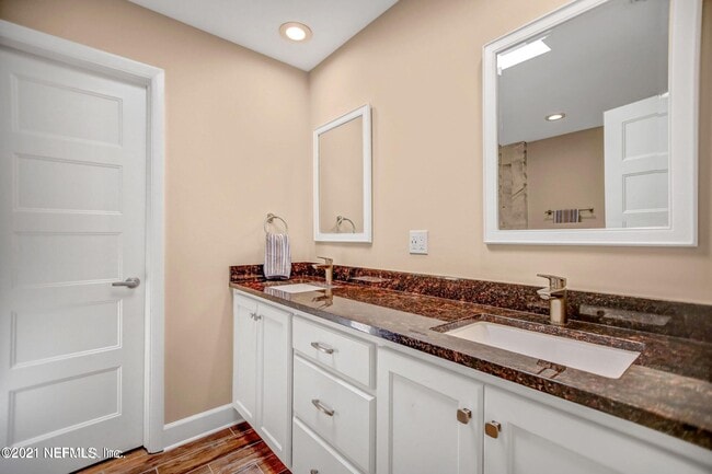 Building Photo - 4401 Cypress Creek Dr