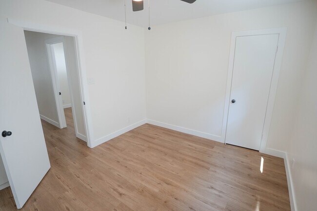 Building Photo - 825 W 167th St