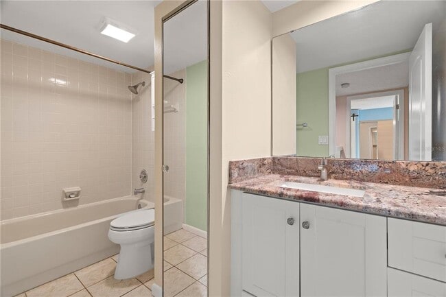 Building Photo - 2705 5th Ct