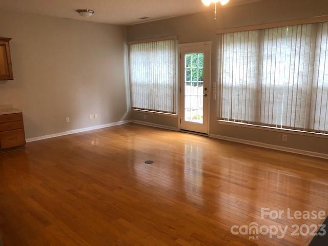 Building Photo - Spacious 5-Bedroom, 3-Bathroom Home Ideal ...