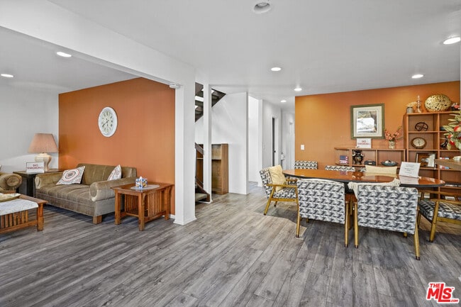 Building Photo - 5245 Coldwater Canyon Ave