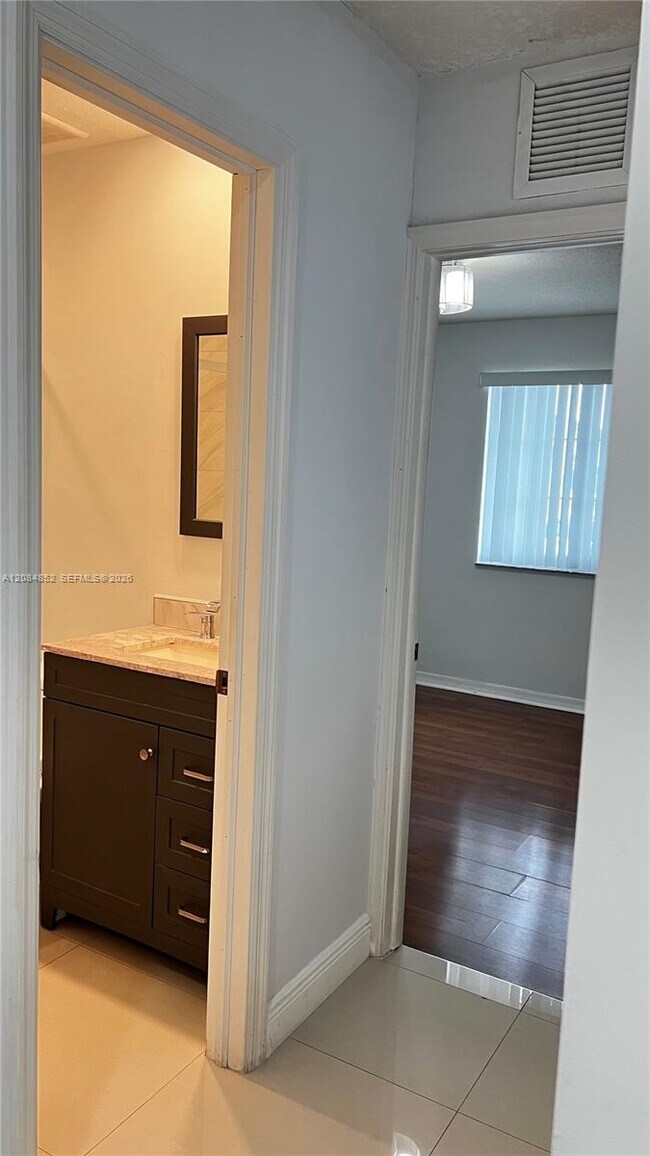 Building Photo - 14652 SW 114th Terrace