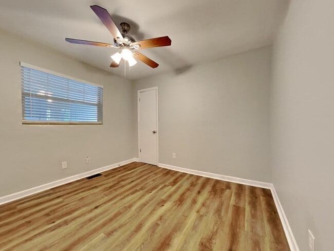 Building Photo - Charming 3BR Home in Jacksonville, FL | Sunroom | Garage | Large Fenced Yard | Pets Welcome