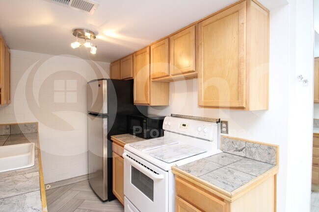 Building Photo - 1154 N 85th Pl