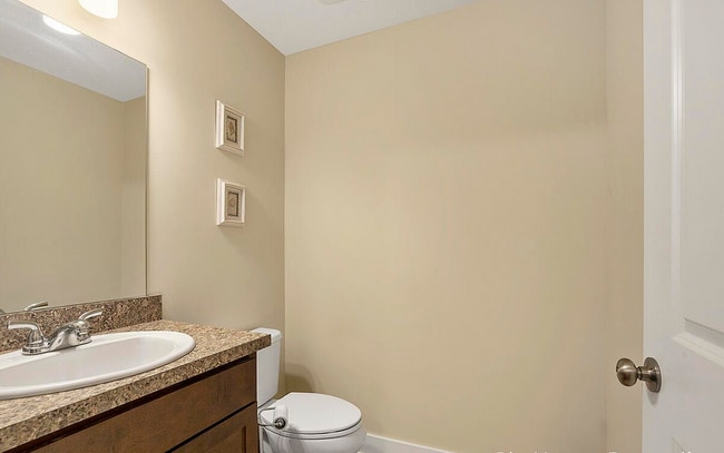 Building Photo - Immaculate 3 bed/3.5 bath home in Caledonia