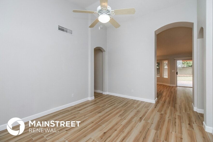 Building Photo - 1668 E Golden Ln