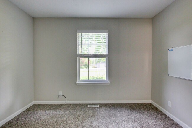Building Photo - 2104 Pea Ridge Rd