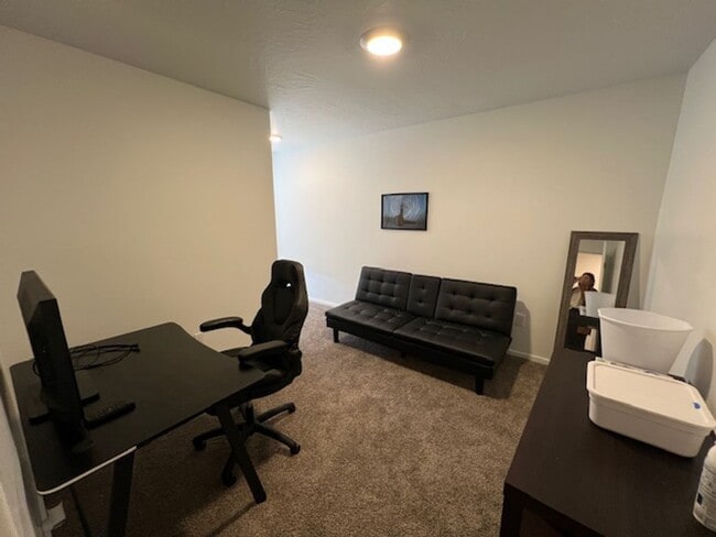 Building Photo - Long Valley Gem! $500 Move in Credit in December!