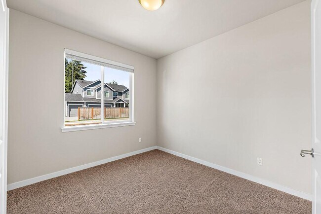 Building Photo - Modern 4-Bedroom Yelm Home with Covered Patio, Outdoor Fireplace & Office/Flex Space!