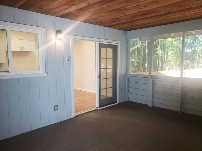 Building Photo - Updated Home in Old Town Auburn