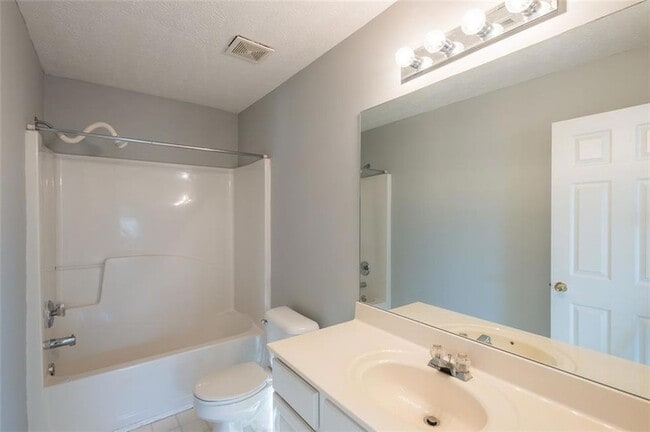 Building Photo - 7040 Magnolia Park Ln NW