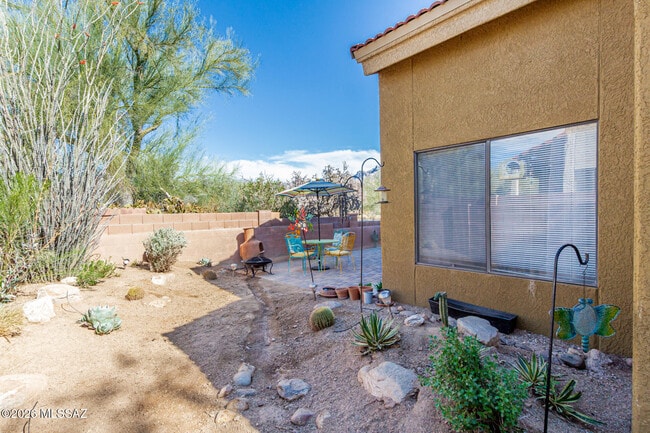 Building Photo - 10472 N Fair Mountain Dr