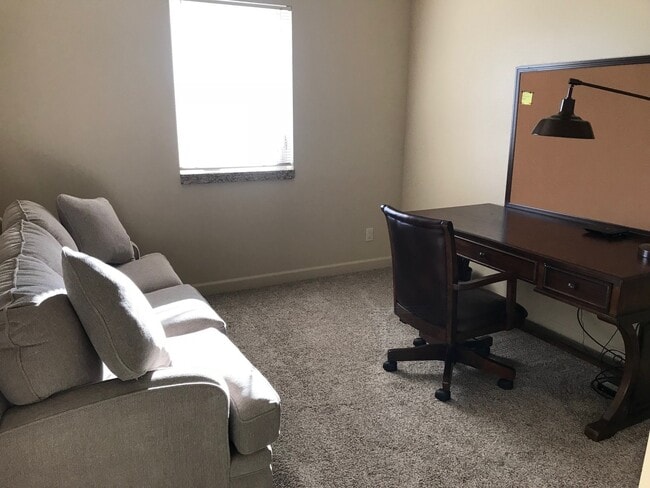 Building Photo - 2810 Bobcat Dr