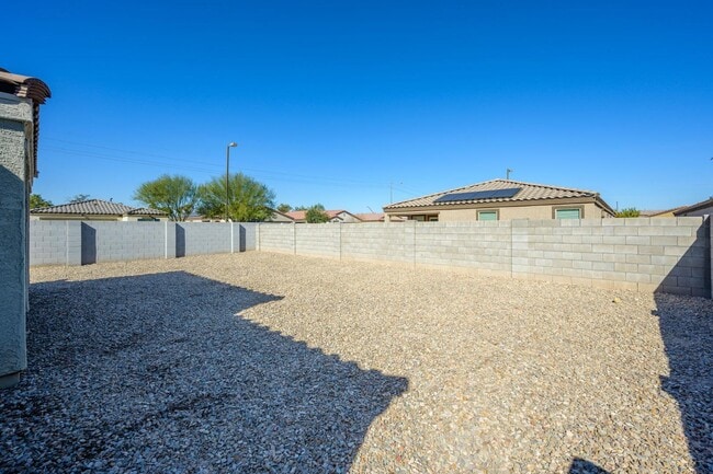Building Photo - 25854 W Valley View Dr