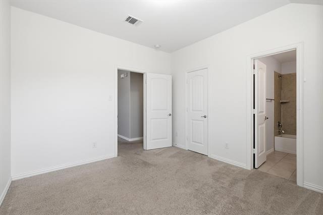 Building Photo - 15801 Weymouth Dr