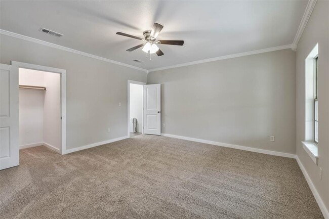 Building Photo - 329 E Washington Ave