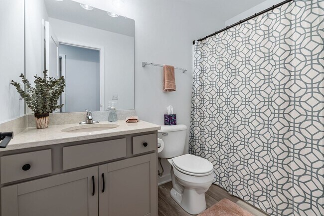 Building Photo - 3 bed, 2 bath home built in 2023