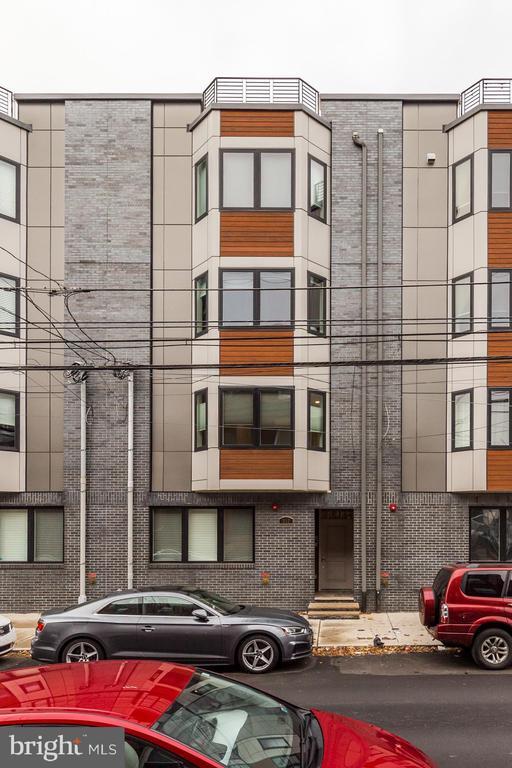 Building Photo - 912 N 16th St