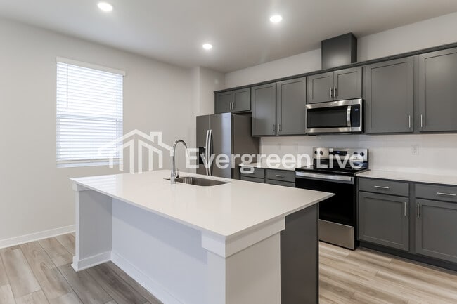 Building Photo - 2425 Appalachian Trl Dr