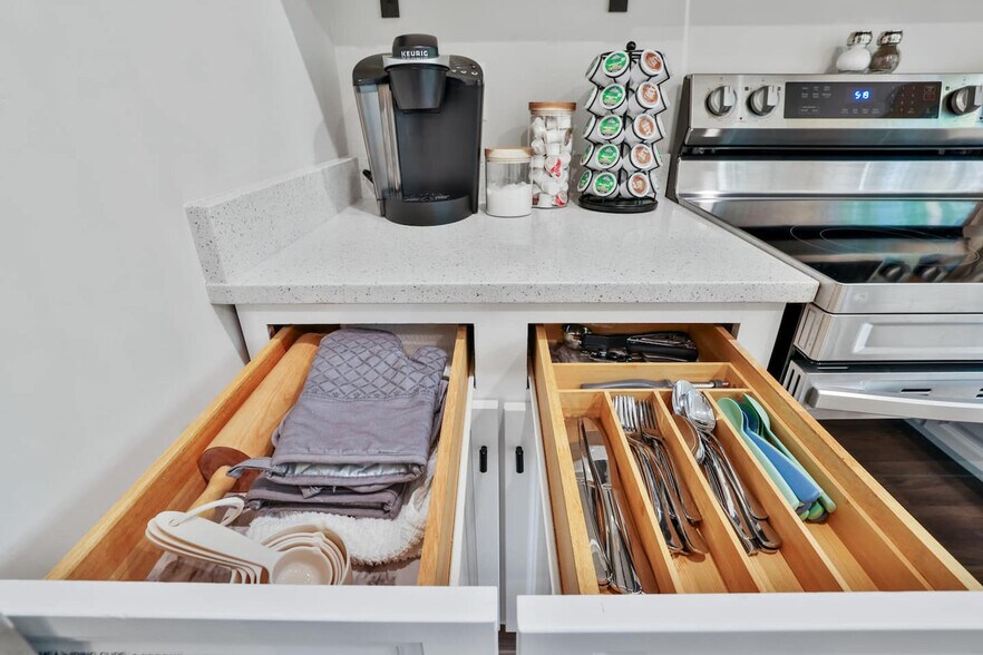 Building Photo - 193 Scarlet Oak Dr