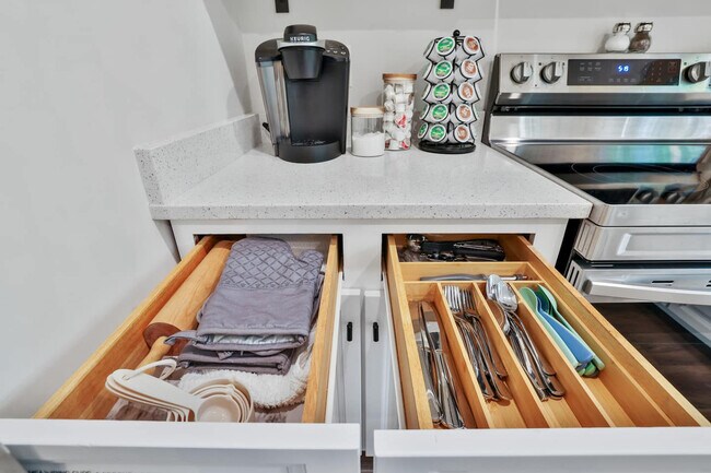 Building Photo - 193 Scarlet Oak Dr