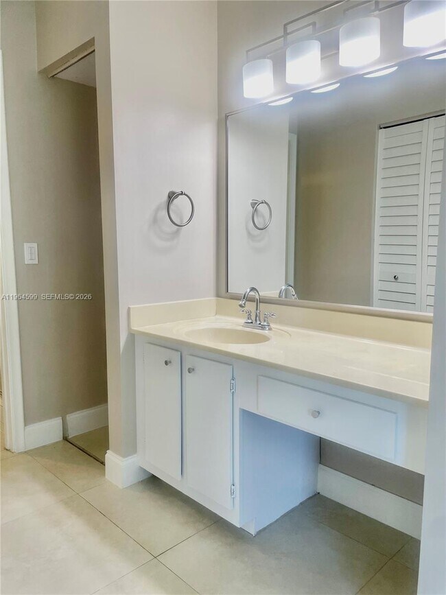 Building Photo - 1251 SW 125th Ave