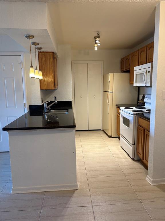 Building Photo - 5601 Rosebriar Way