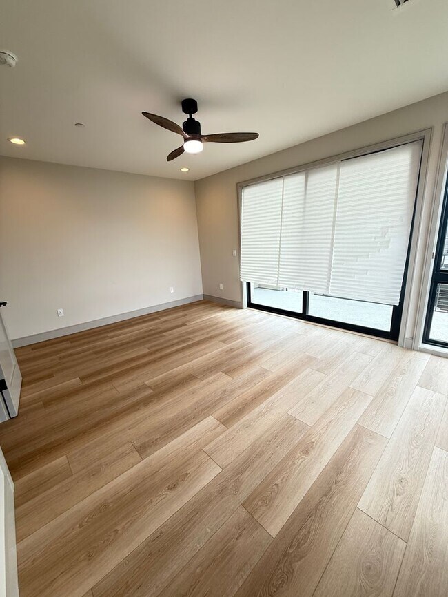 Building Photo - Brand new construction! 3 bedroom 3.5 bath end unit