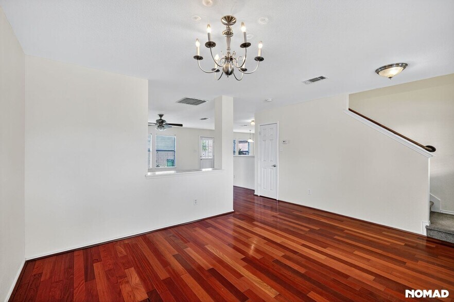 Building Photo - 1725 Bluebird Dr