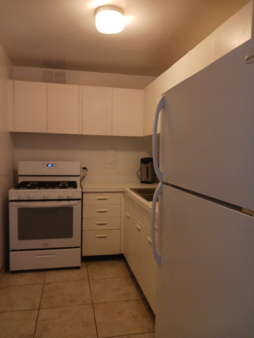 Building Photo - 1401 E 55th St