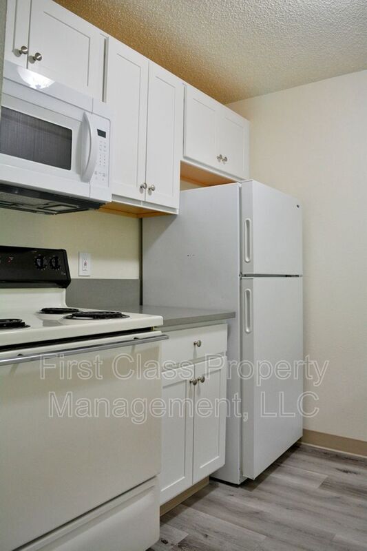 Building Photo - 3648 SW Beaverton Hillsdale Hwy