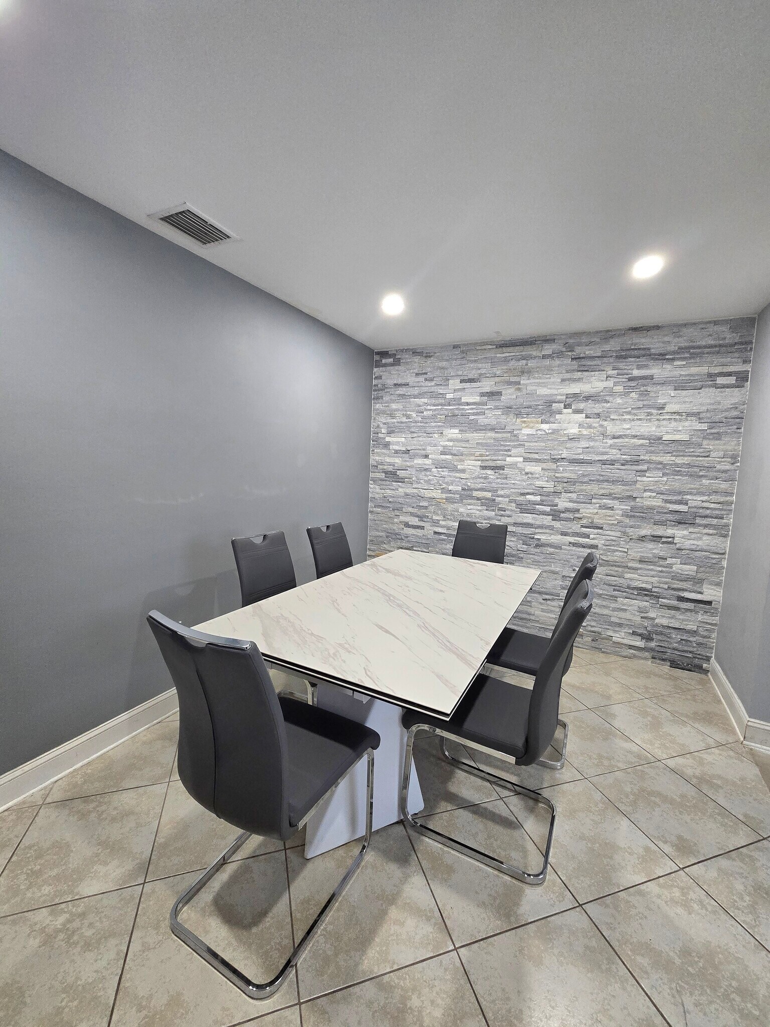 Building Photo - 7870 NW 11th Ct