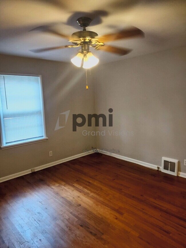 Building Photo - 2060 N Water St