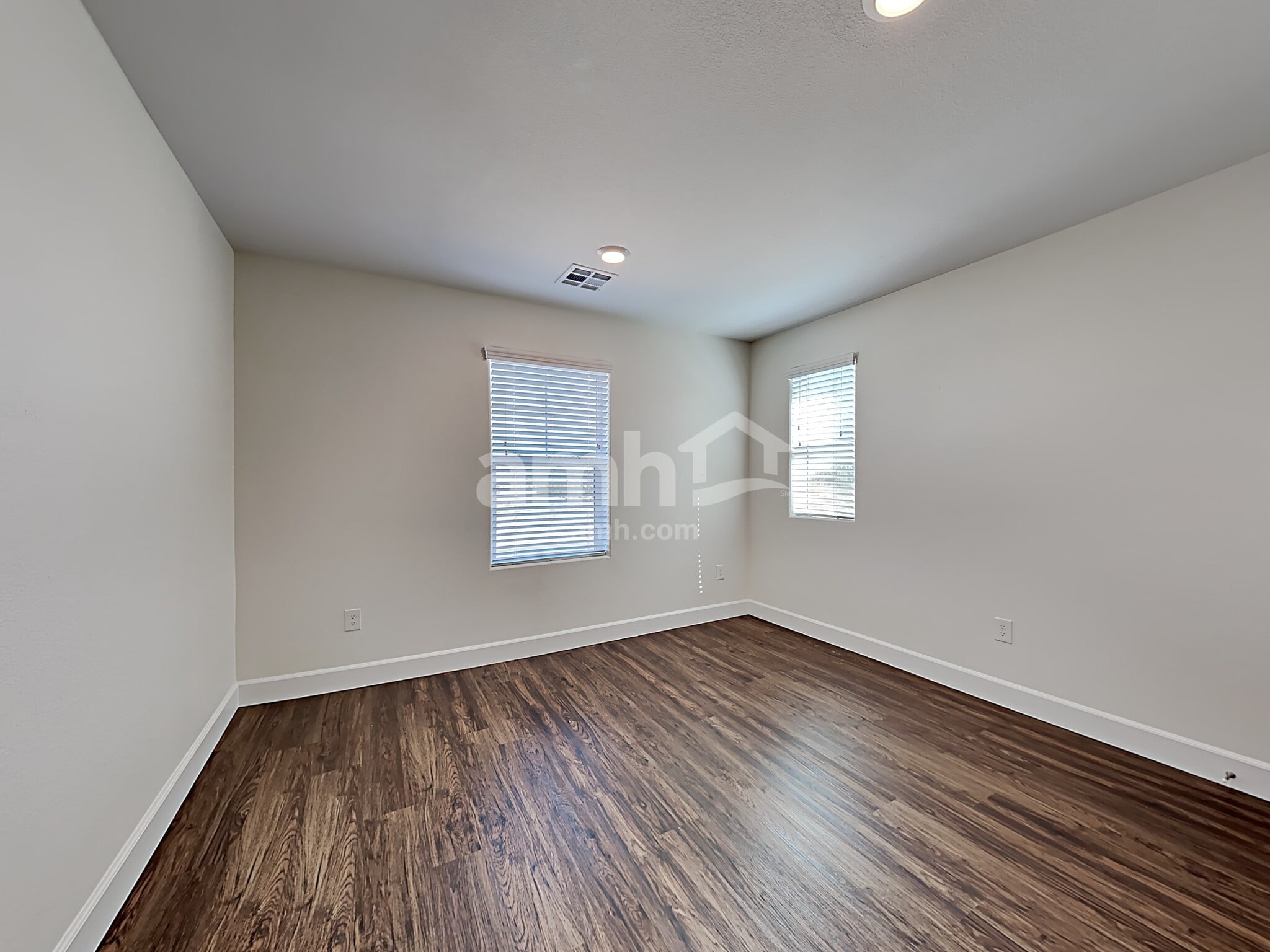 Building Photo - 8152 Inhibition Ct